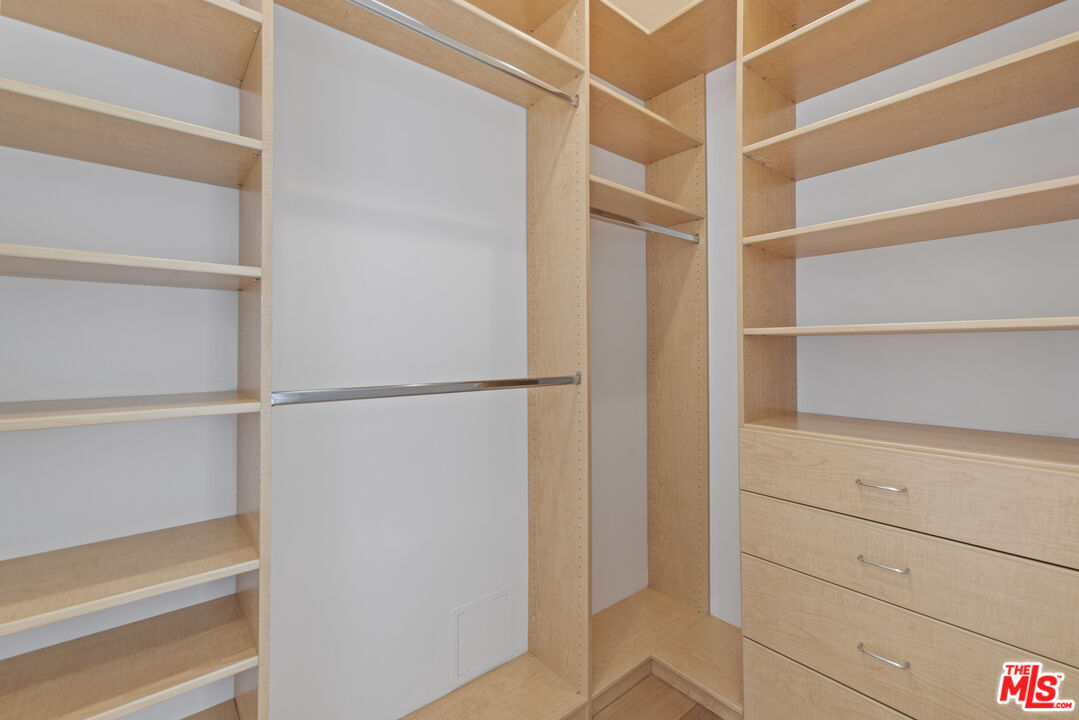 MLS #25547387 image #32