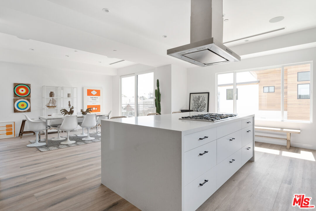 MLS #25547411 image #16