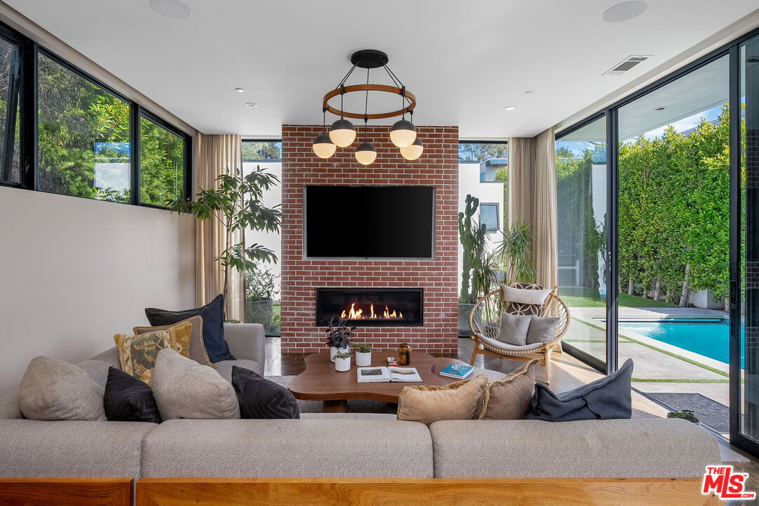 MLS #25547553 image #23