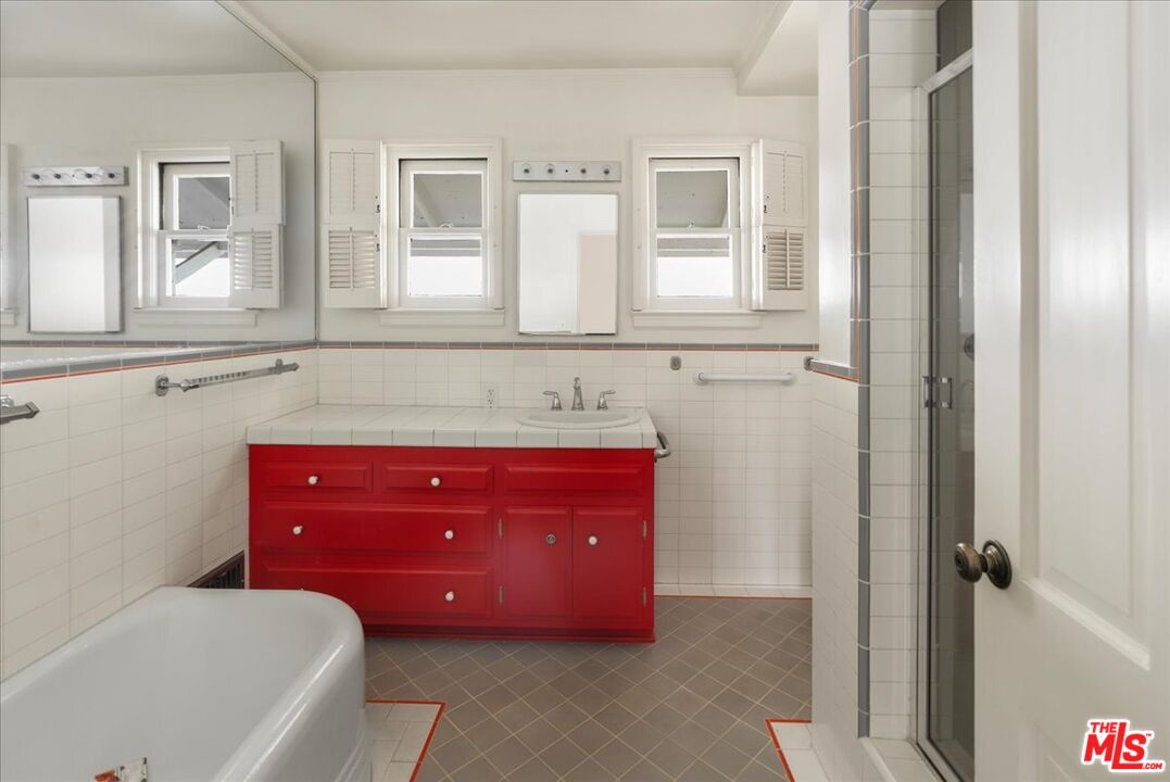 MLS #25548135 image #10