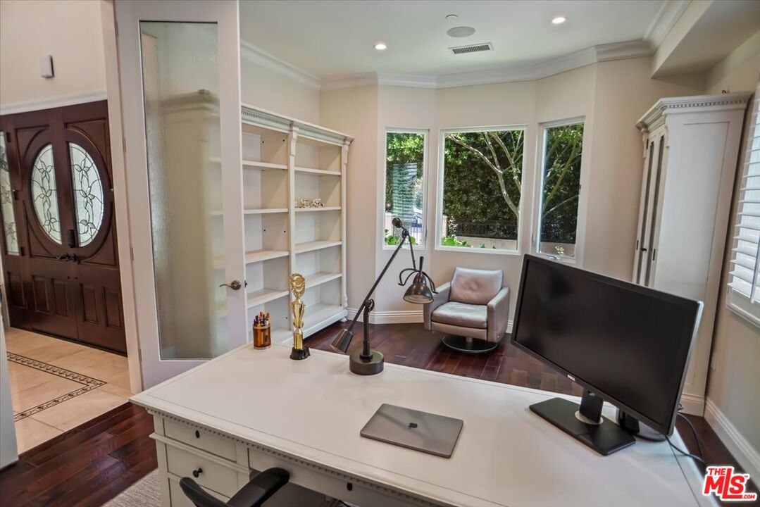 MLS #25548693 image #17