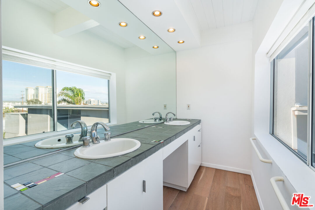 MLS #25548759 image #13