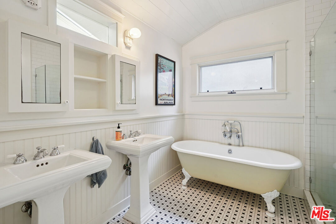 MLS #25549157 image #42