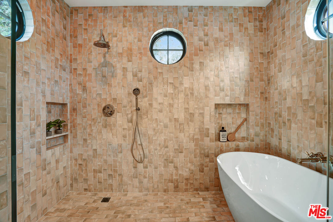 MLS #25549937 image #40