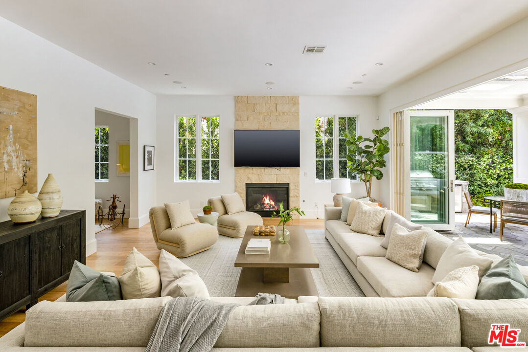 MLS #25549975 image #14