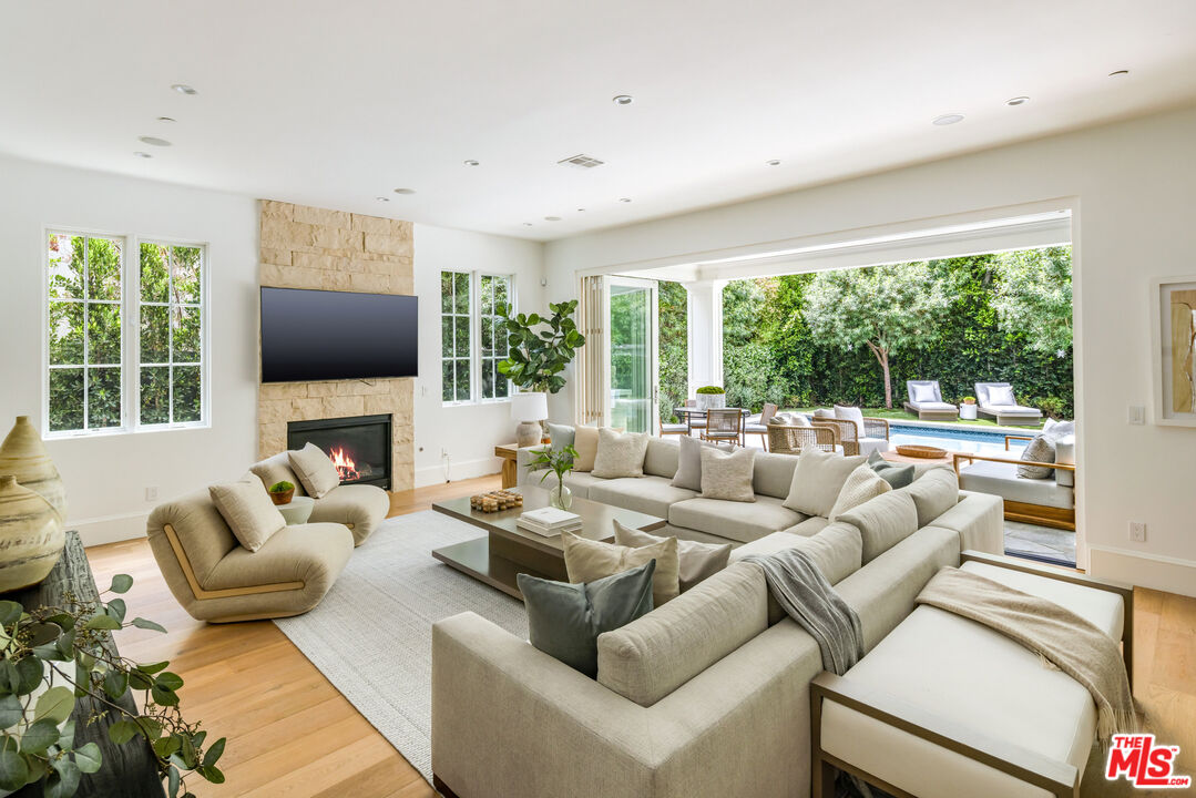 MLS #25549975 image #16