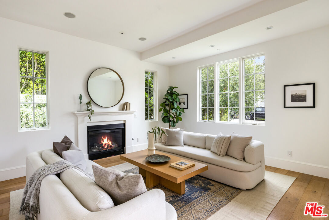 MLS #25549975 image #3