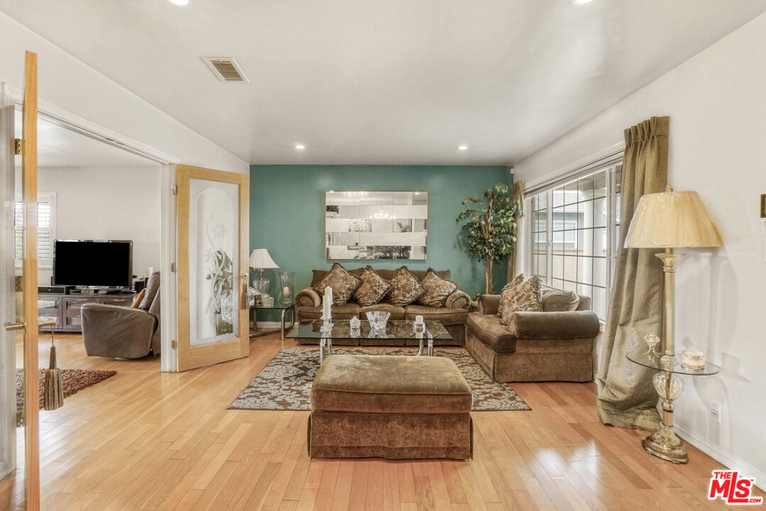 MLS #25550733 image #5