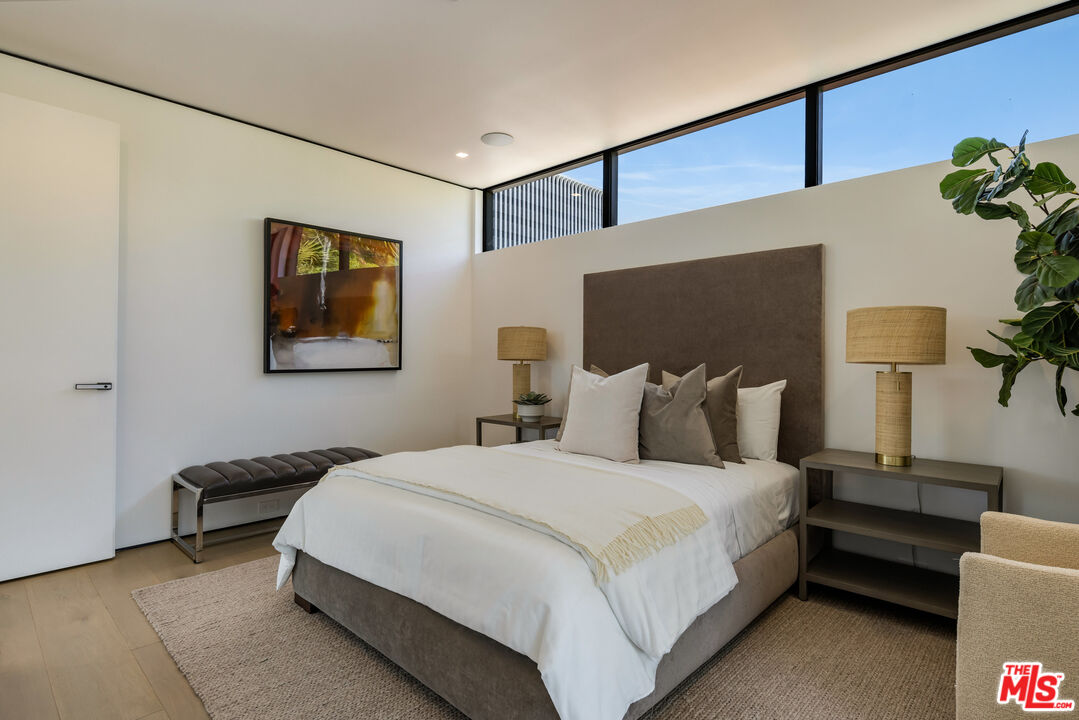 MLS #25551159 image #24