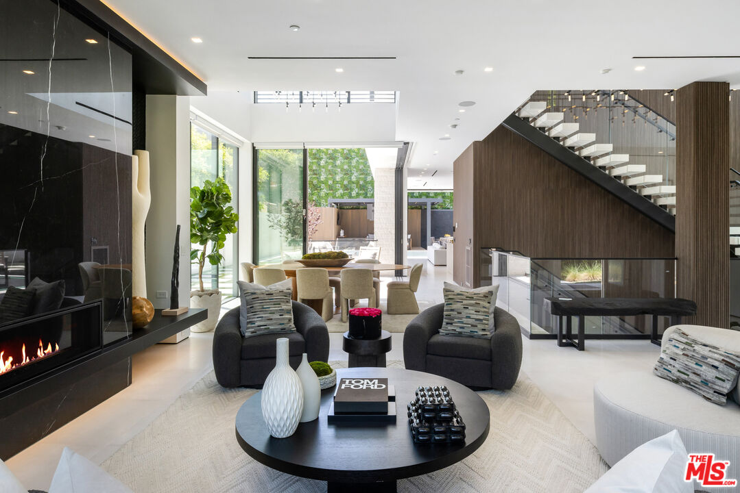 MLS #25551159 image #2