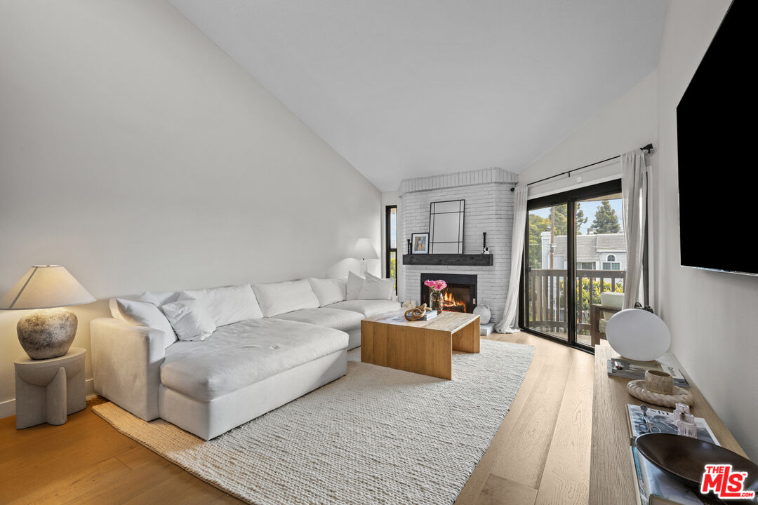 MLS #25551459 image #2