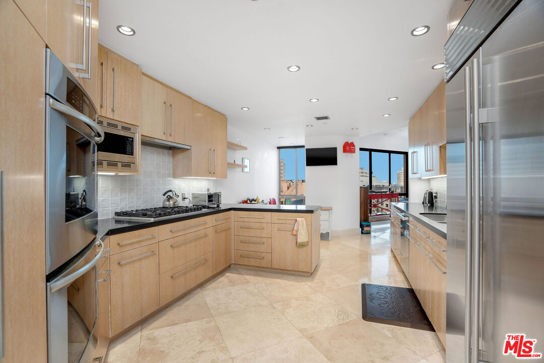 MLS #25551615 image #3