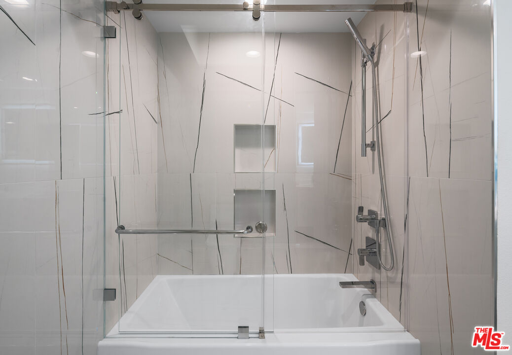 MLS #25551887 image #18