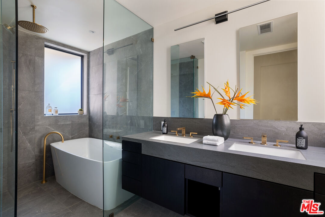 MLS #25551903 image #19