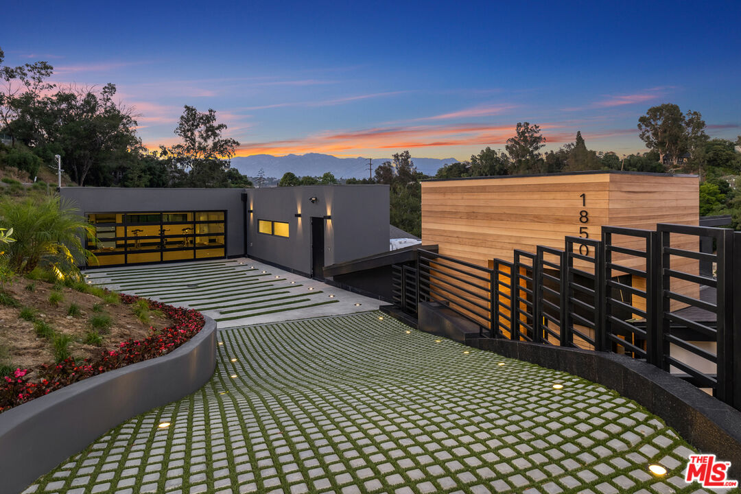 MLS #25551921 image #0