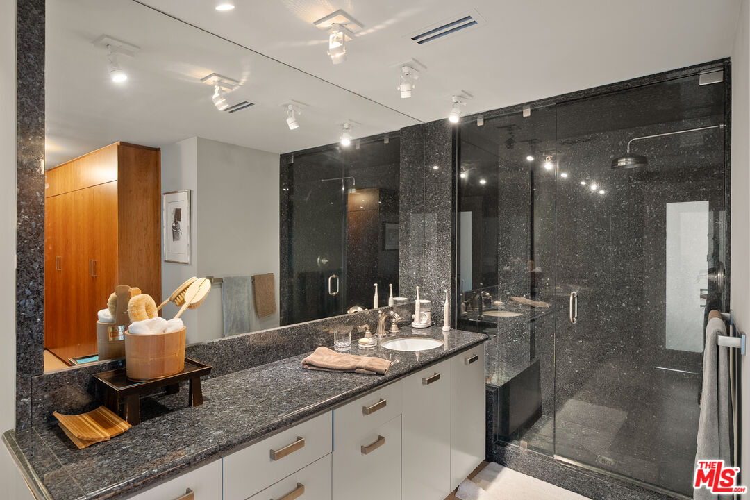 MLS #25552007 image #8