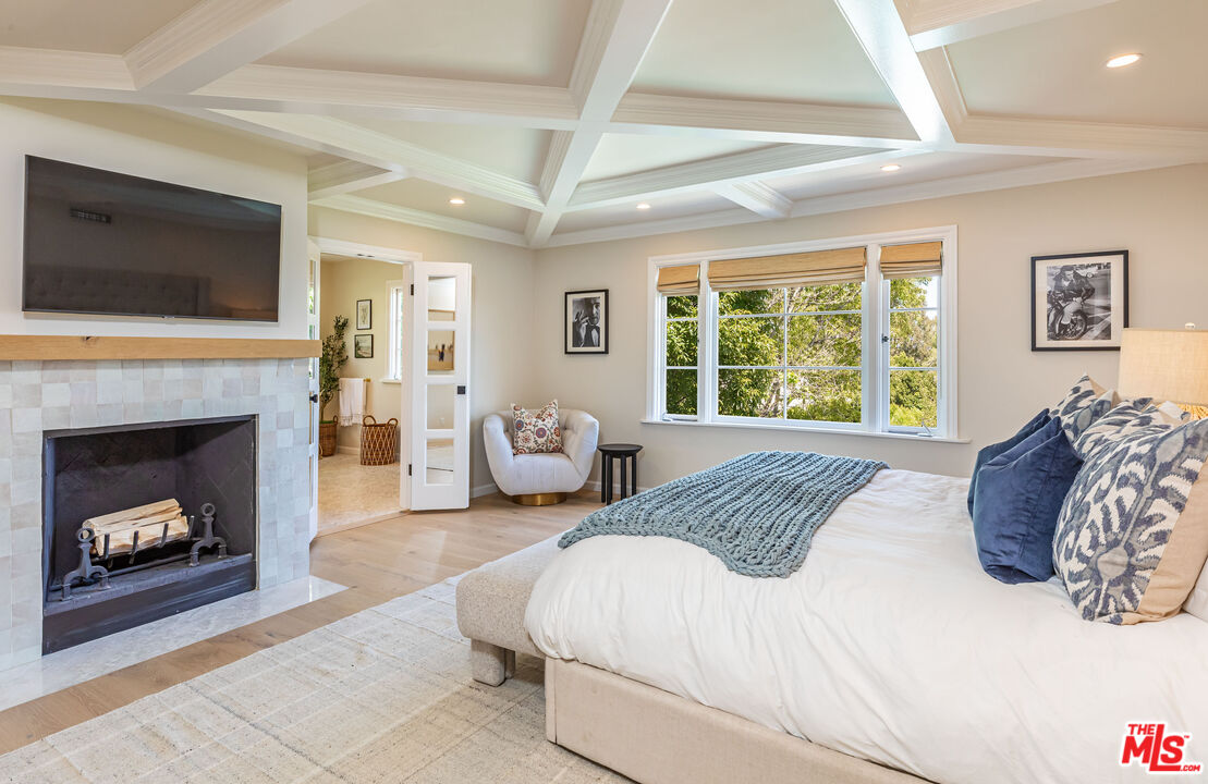 MLS #25552163 image #16