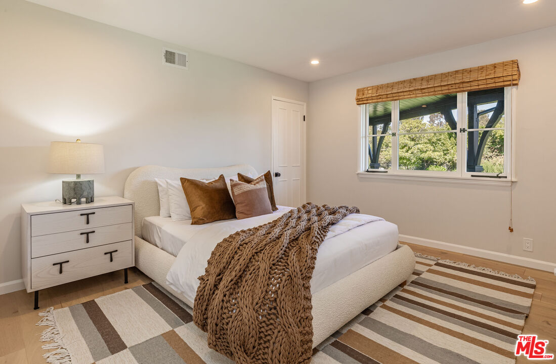 MLS #25552163 image #33