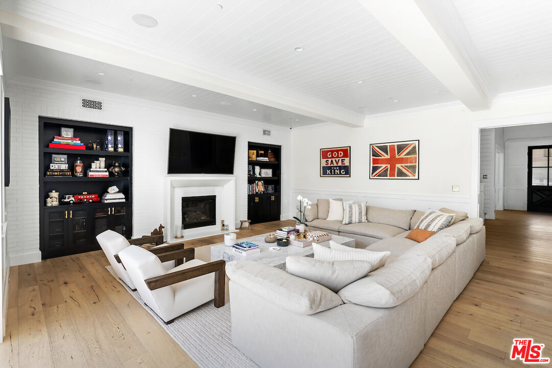 MLS #25552329 image #12