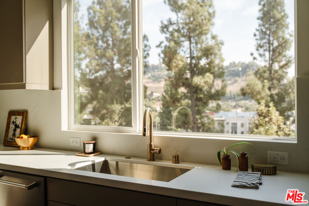 MLS #25552387 image #5