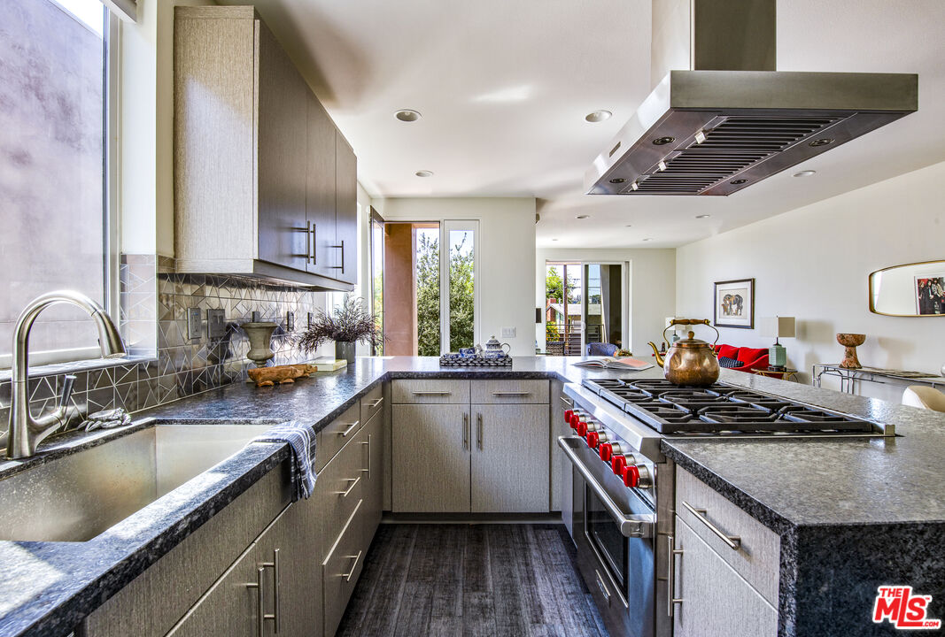 MLS #25552423 image #10