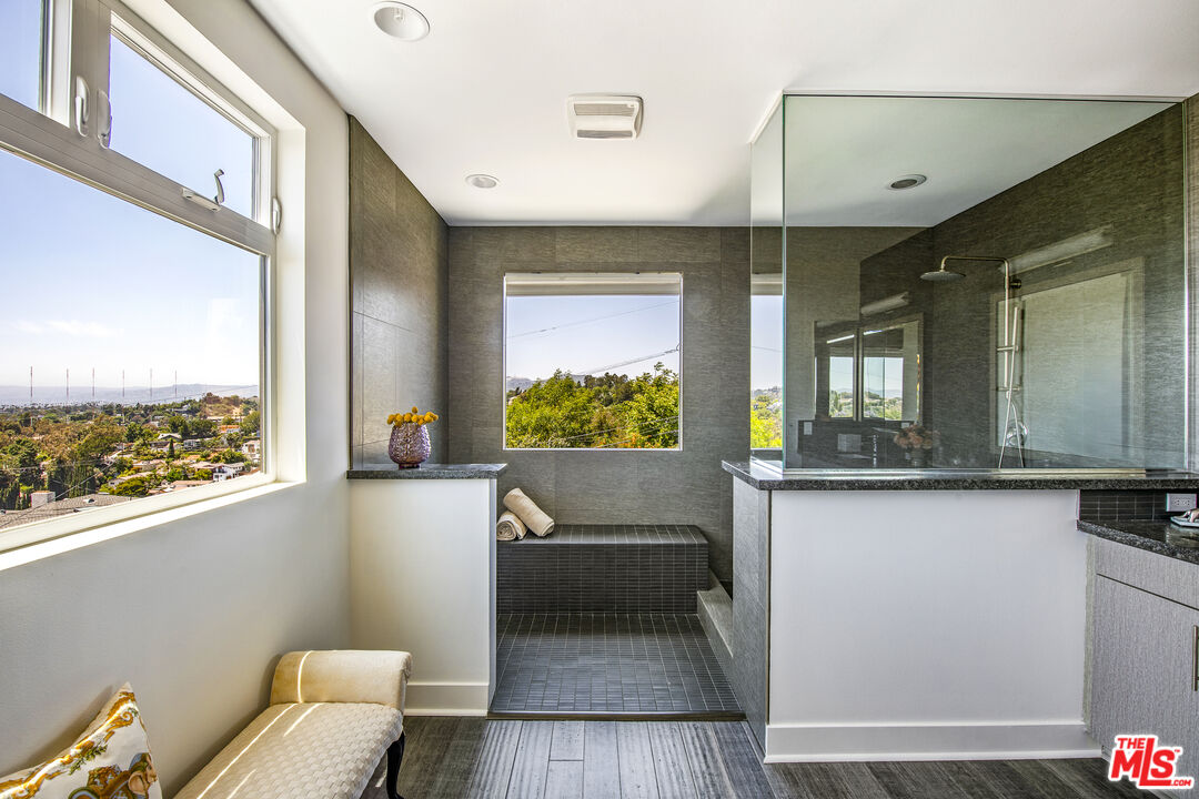 MLS #25552423 image #16