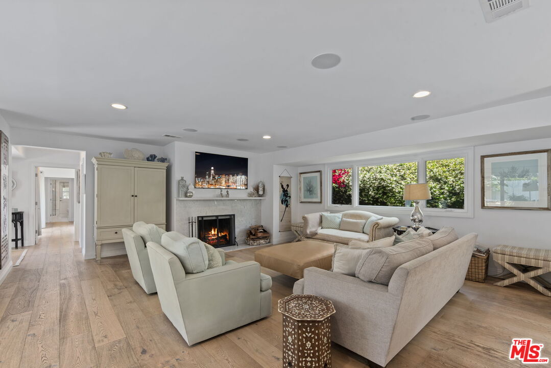 MLS #25552619 image #1