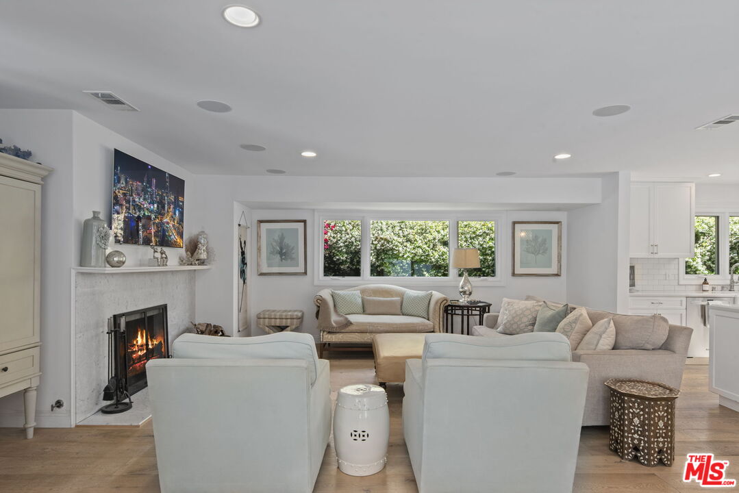 MLS #25552619 image #2