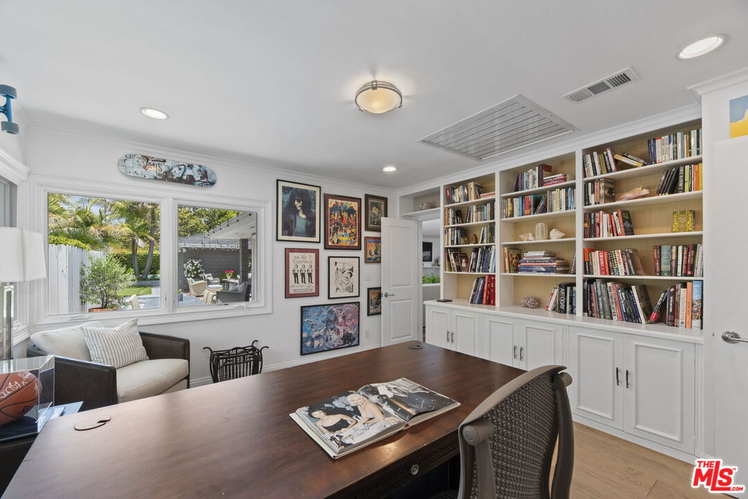 MLS #25552619 image #33