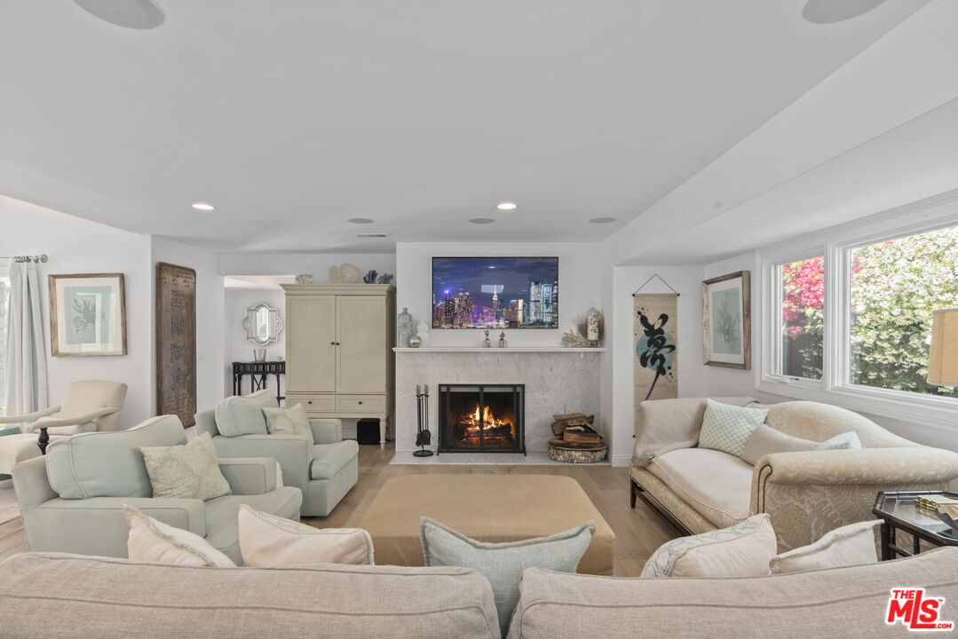 MLS #25552619 image #0