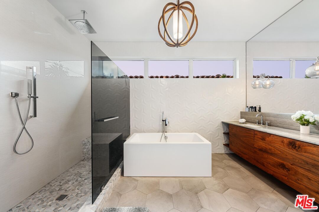 MLS #25552725 image #25