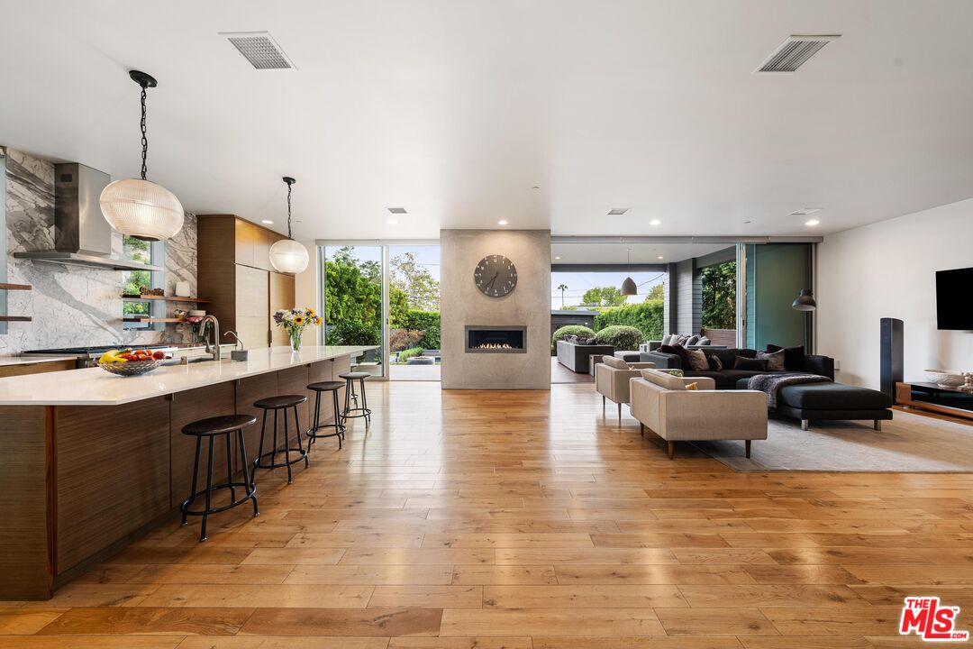 MLS #25552725 image #3