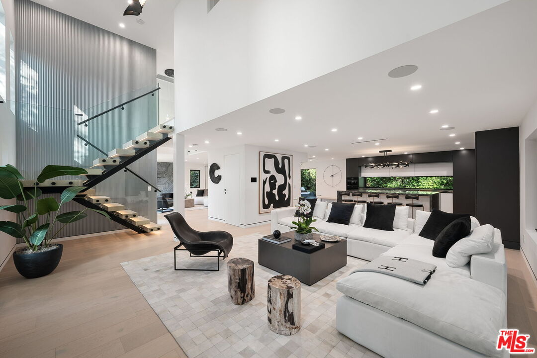 MLS #25552883 image #13