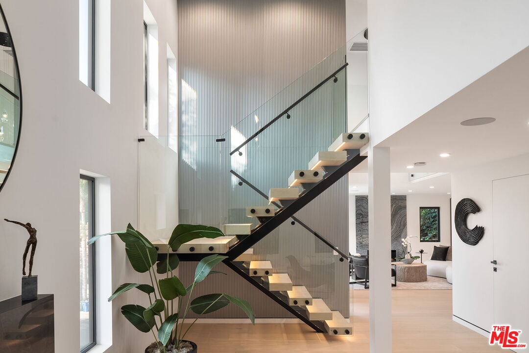 MLS #25552883 image #18