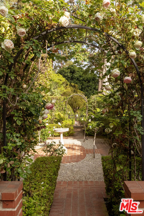 MLS #25552905 image #16