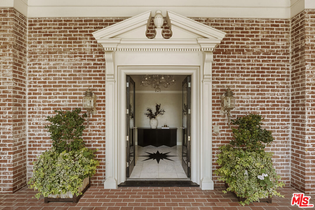 MLS #25552905 image #2