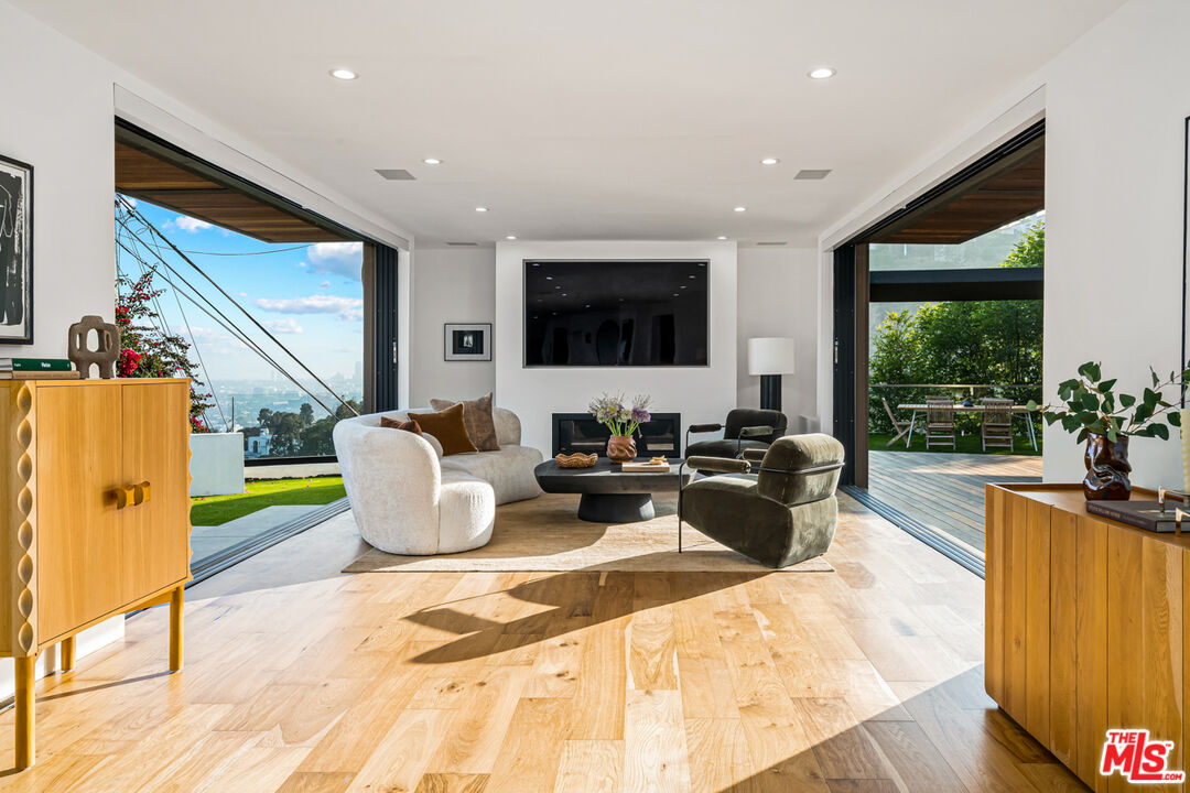 MLS #25552985 image #1