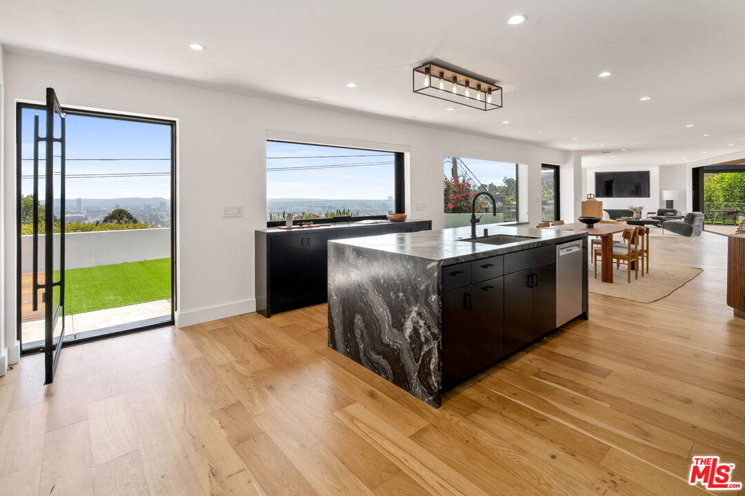 MLS #25552985 image #25