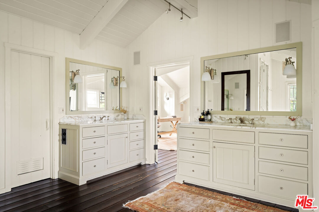 MLS #25552997 image #16