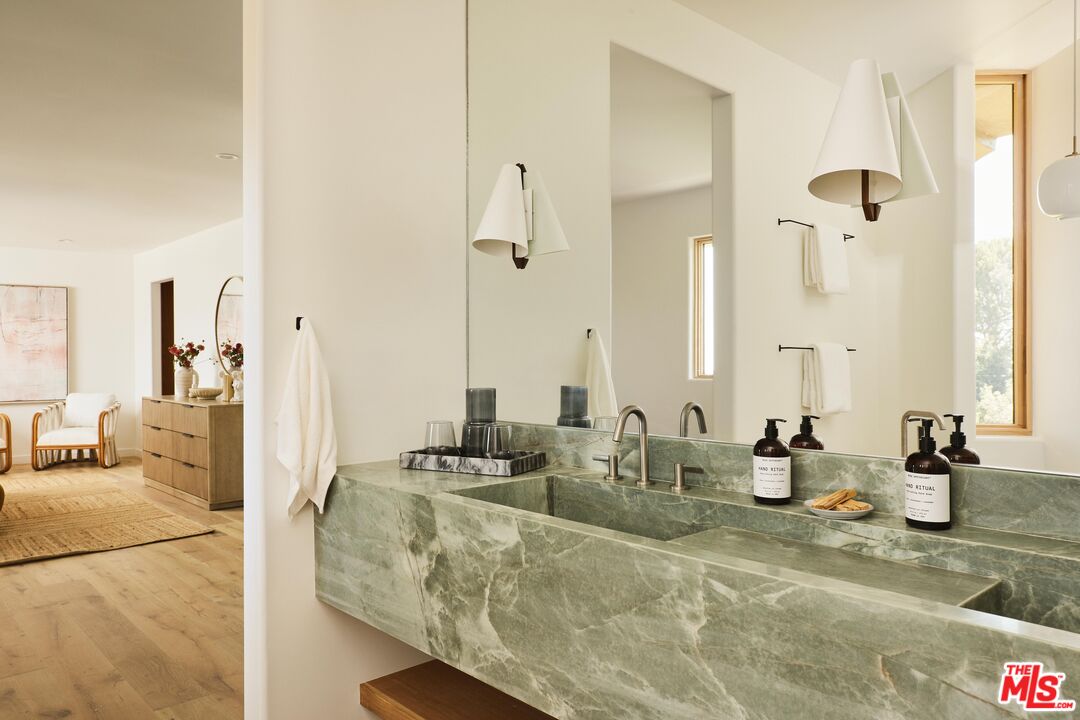 MLS #25553205 image #11