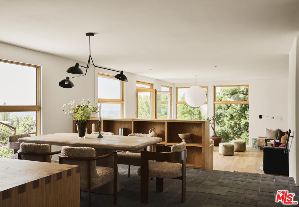 MLS #25553205 image #2