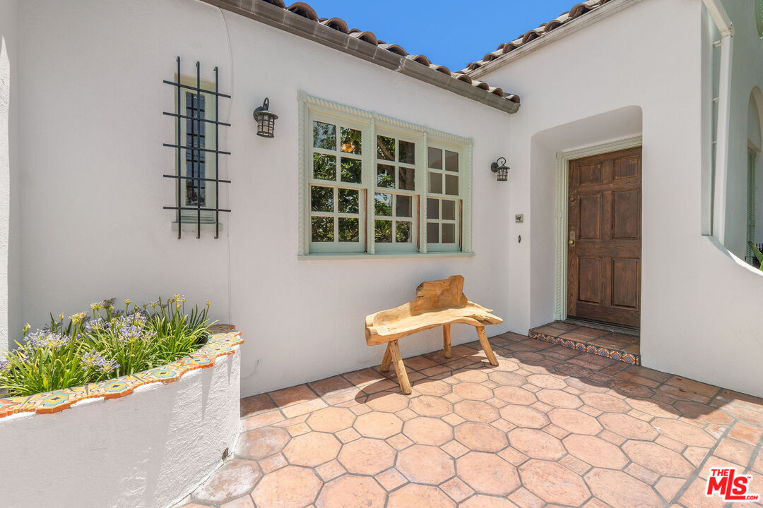 MLS #25553359 image #0