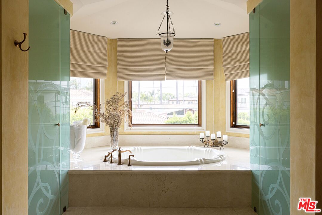 MLS #25553637 image #16