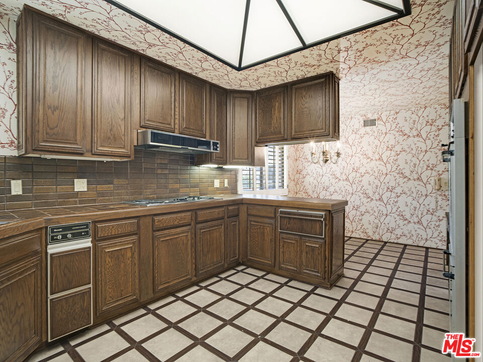 MLS #25554149 image #12