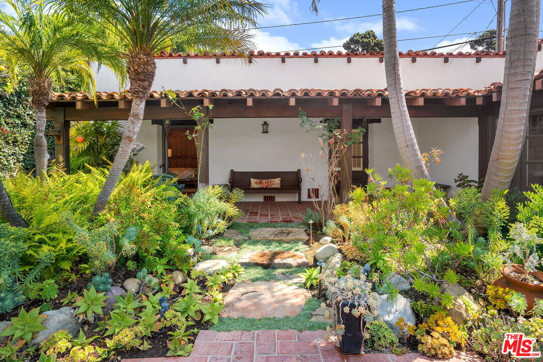 MLS #25554207 image #18