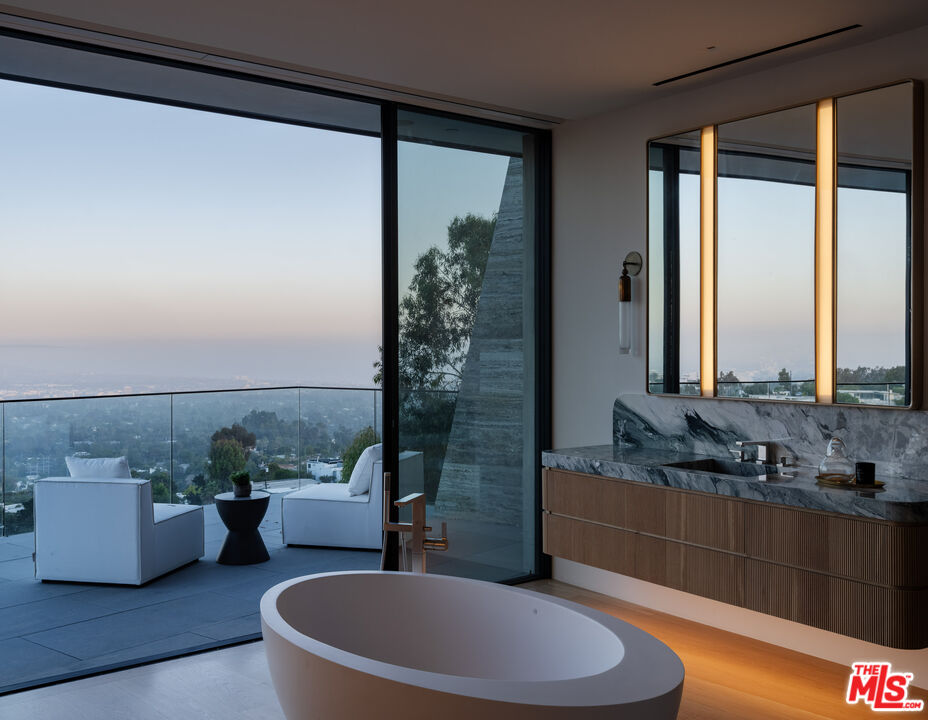 MLS #25554411 image #12