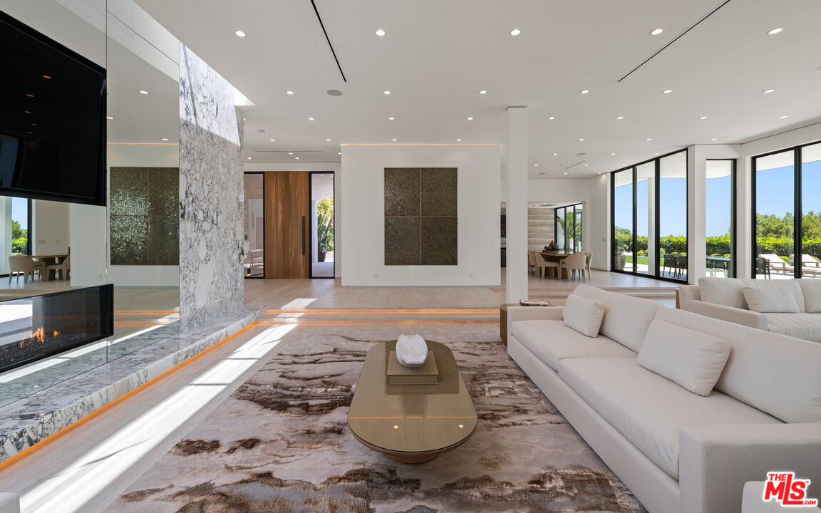 MLS #25554877 image #24