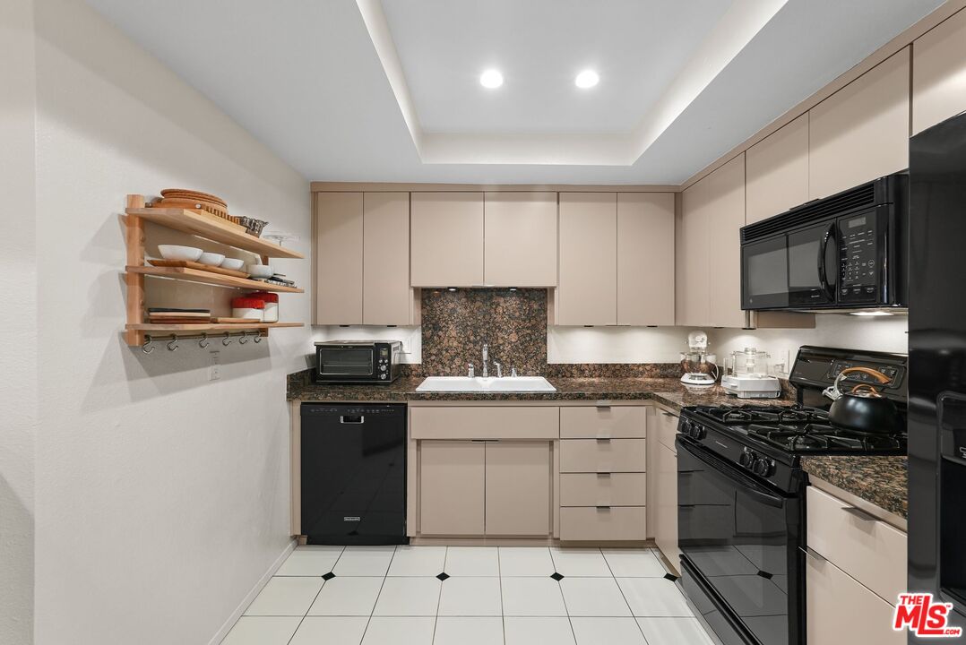 MLS #25554893 image #16