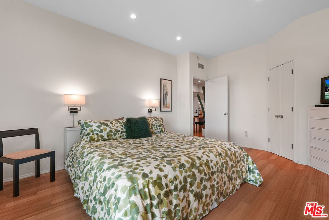 MLS #25554893 image #20