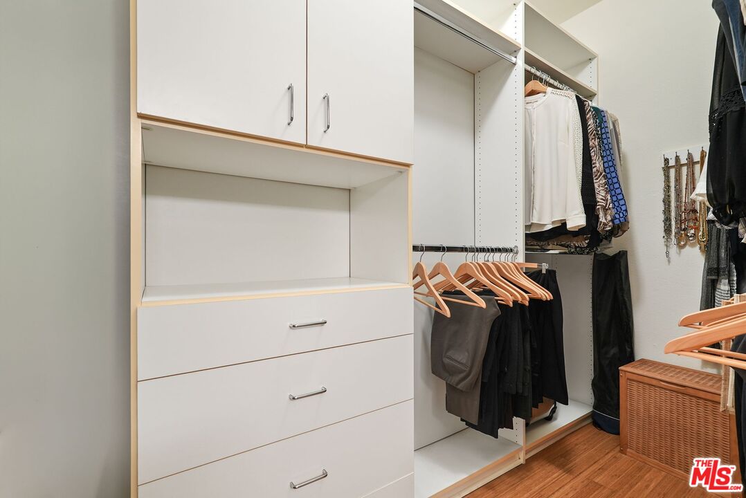 MLS #25554893 image #23